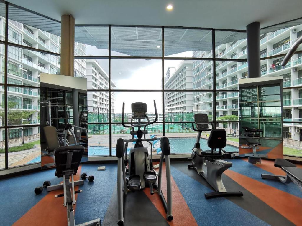 Mount Austin #Palazio B2 Pool View 1-3Pax #Mspro Apartment Johor Bahru Bagian luar foto